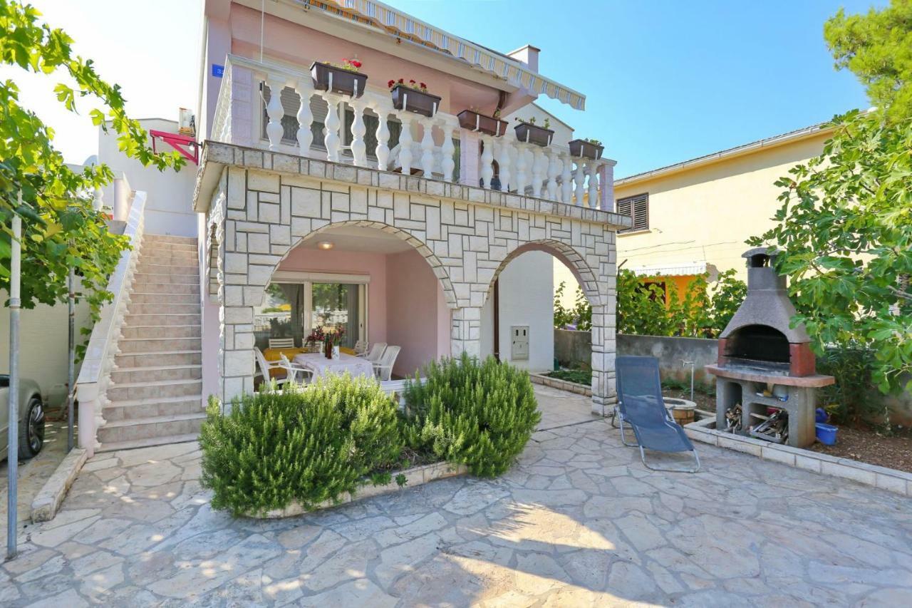 Villa Neyla Vir Eksteriør billede